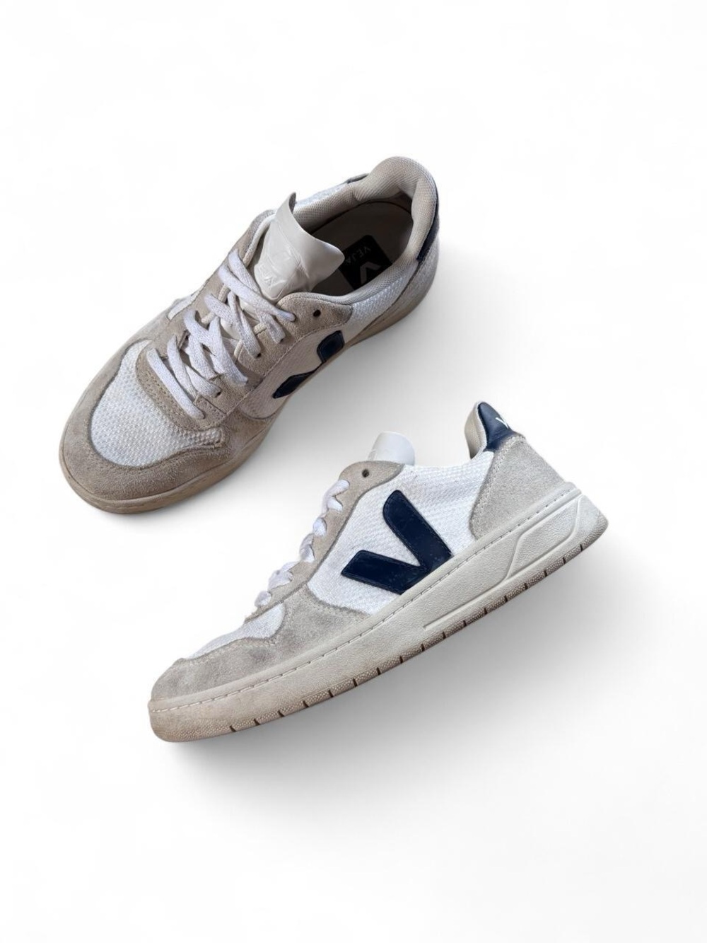 Veja V-10 B-Mesh Sneakers White/Navy – Women’s Size 7
